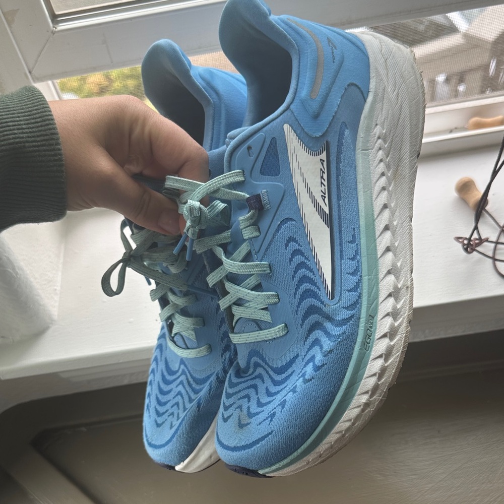 Altra Women's Light Blue Athletic Shoes